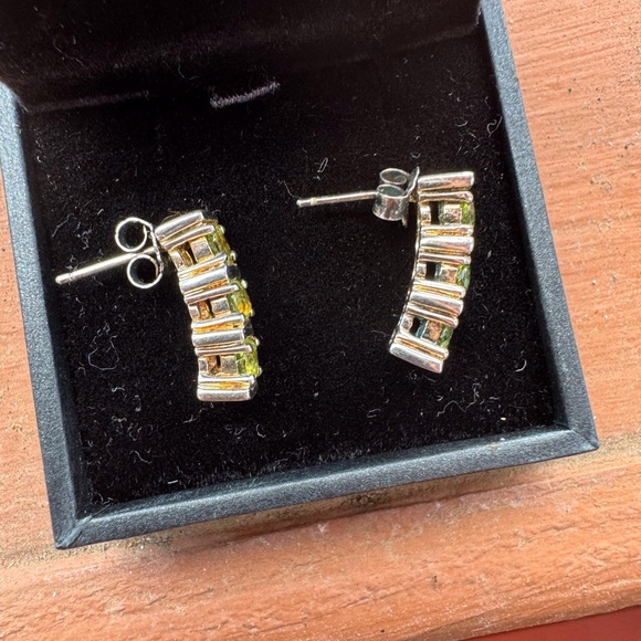 Vintage Peridot Sterling Silver Pierced  Earrings - Picture 3 of 8